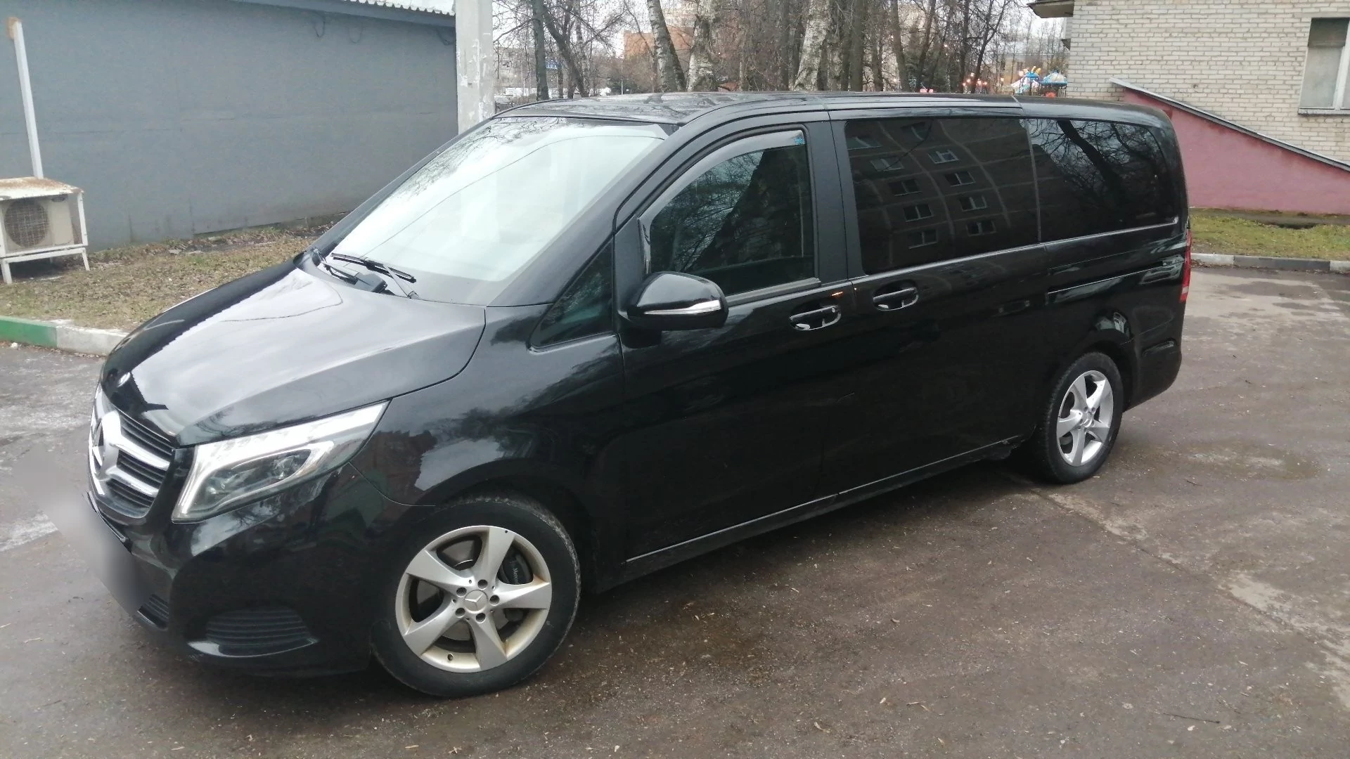 Внешний вид автомобиля — MERCEDES V-CLASS
