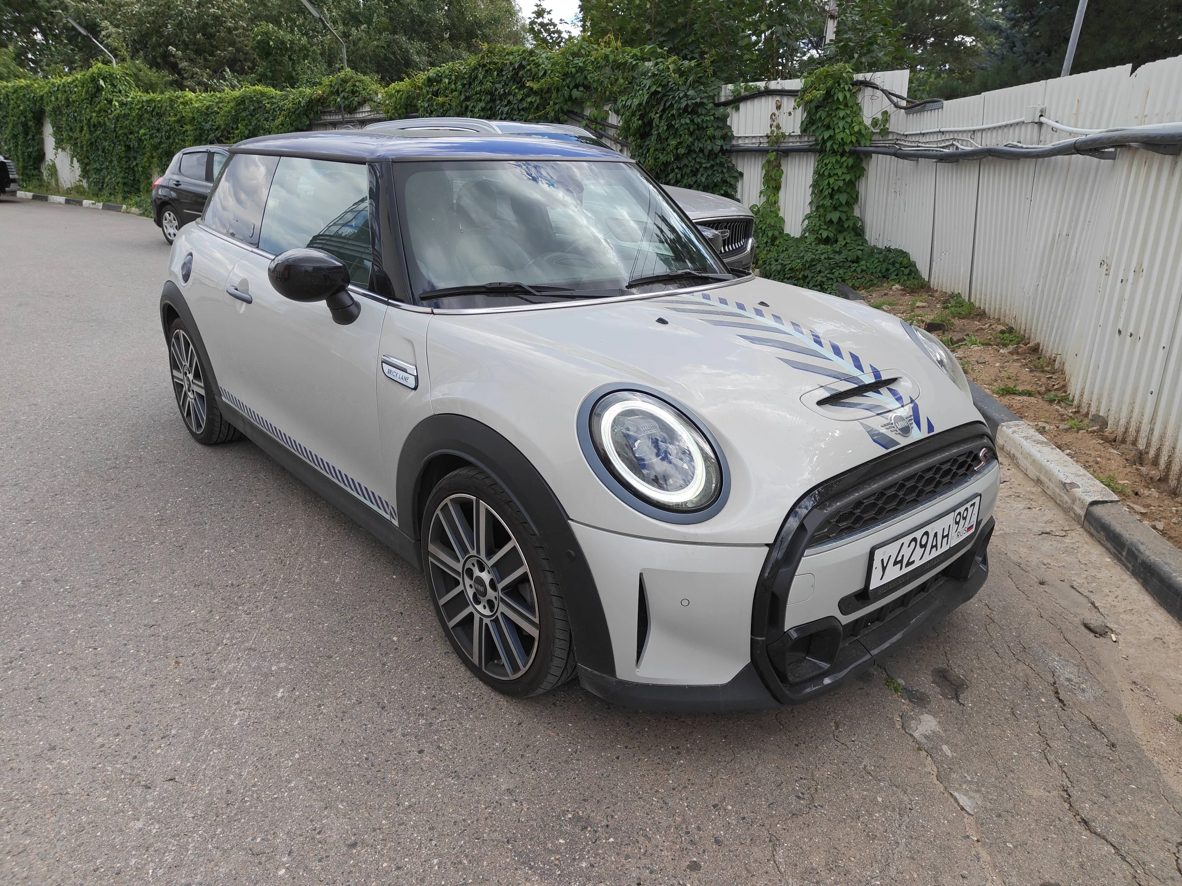 Внешний вид автомобиля — MINI COOPER