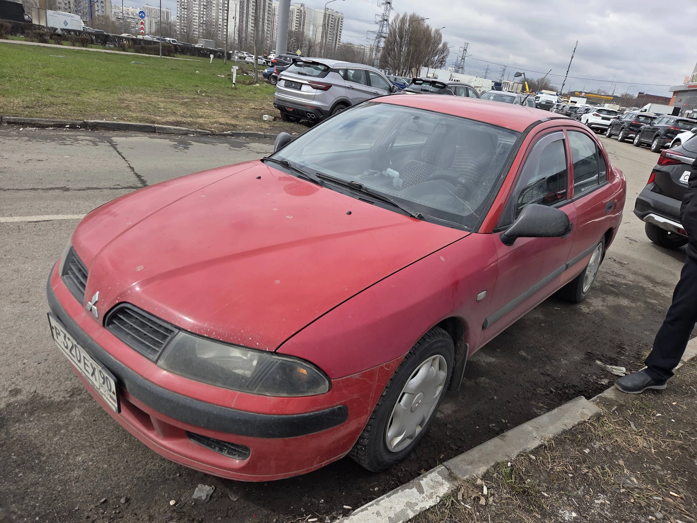 Внешний вид автомобиля — MITSUBISHI Carisma