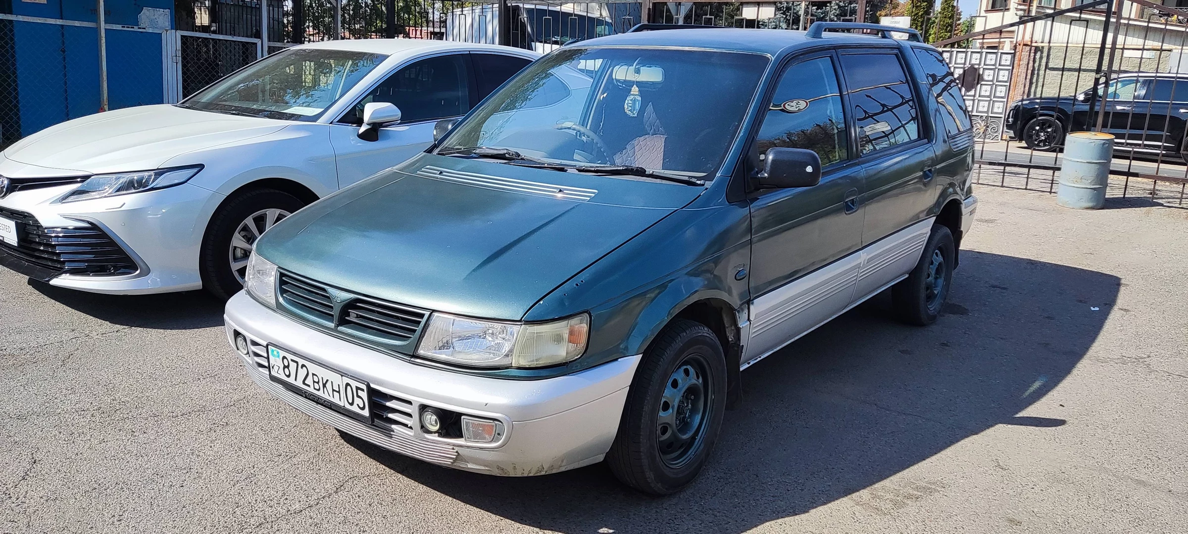 Внешний вид автомобиля — MITSUBISHI Chariot