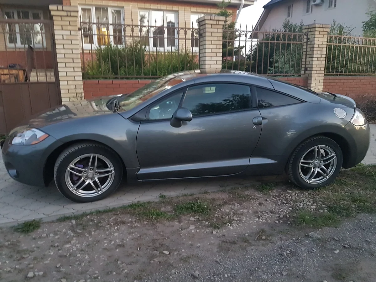Внешний вид автомобиля — MITSUBISHI ECLIPSE