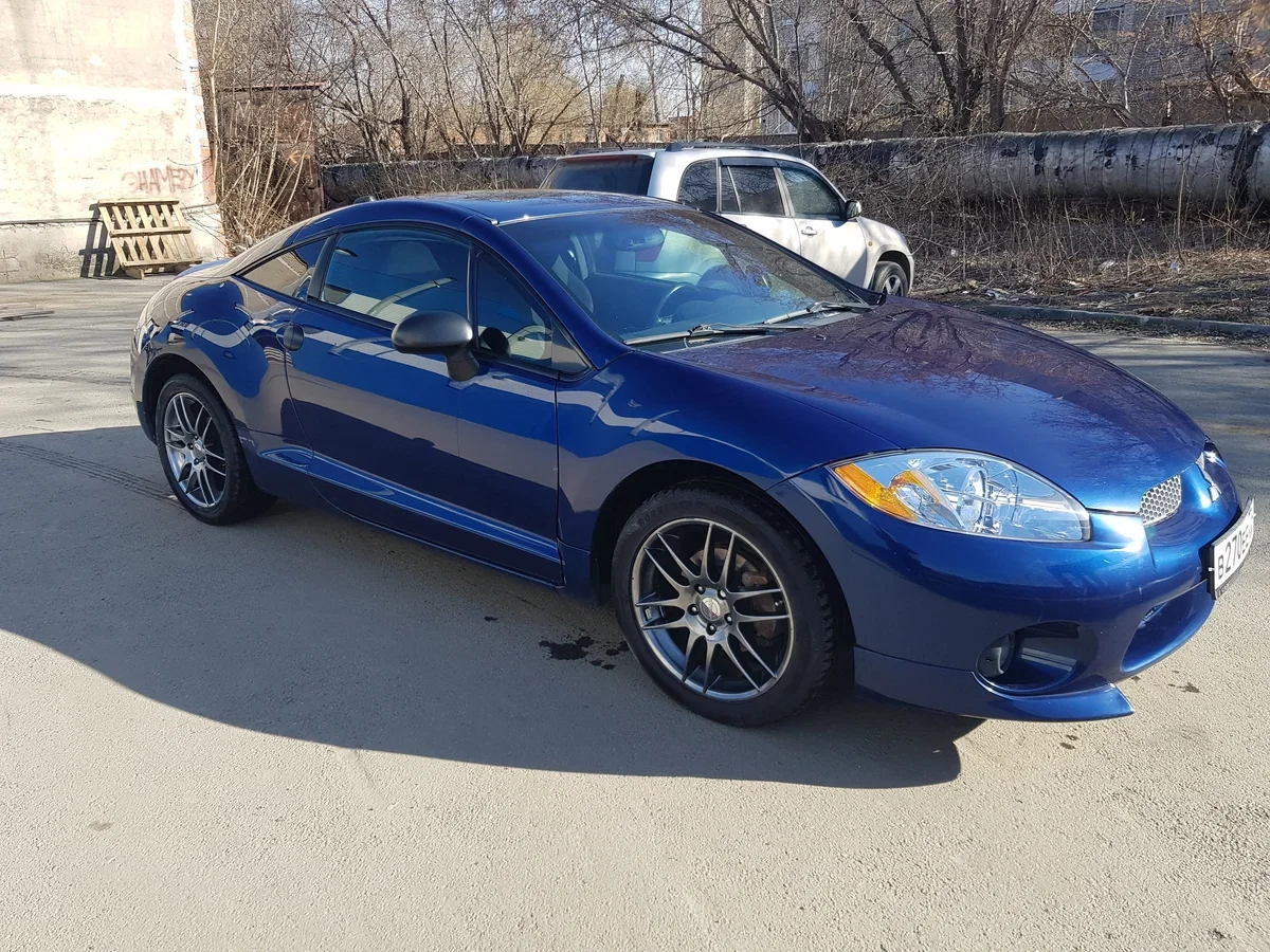 Внешний вид автомобиля — MITSUBISHI ECLIPSE