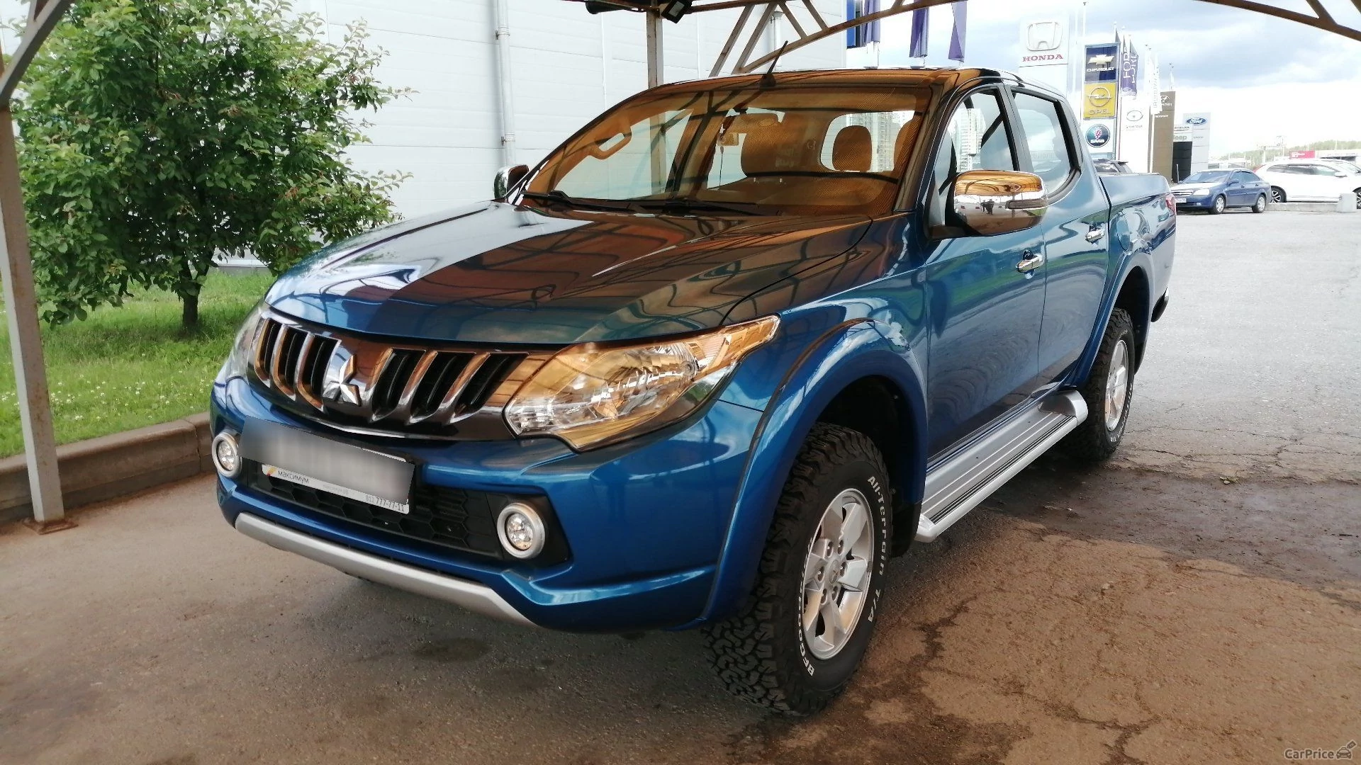 Внешний вид автомобиля — MITSUBISHI L200