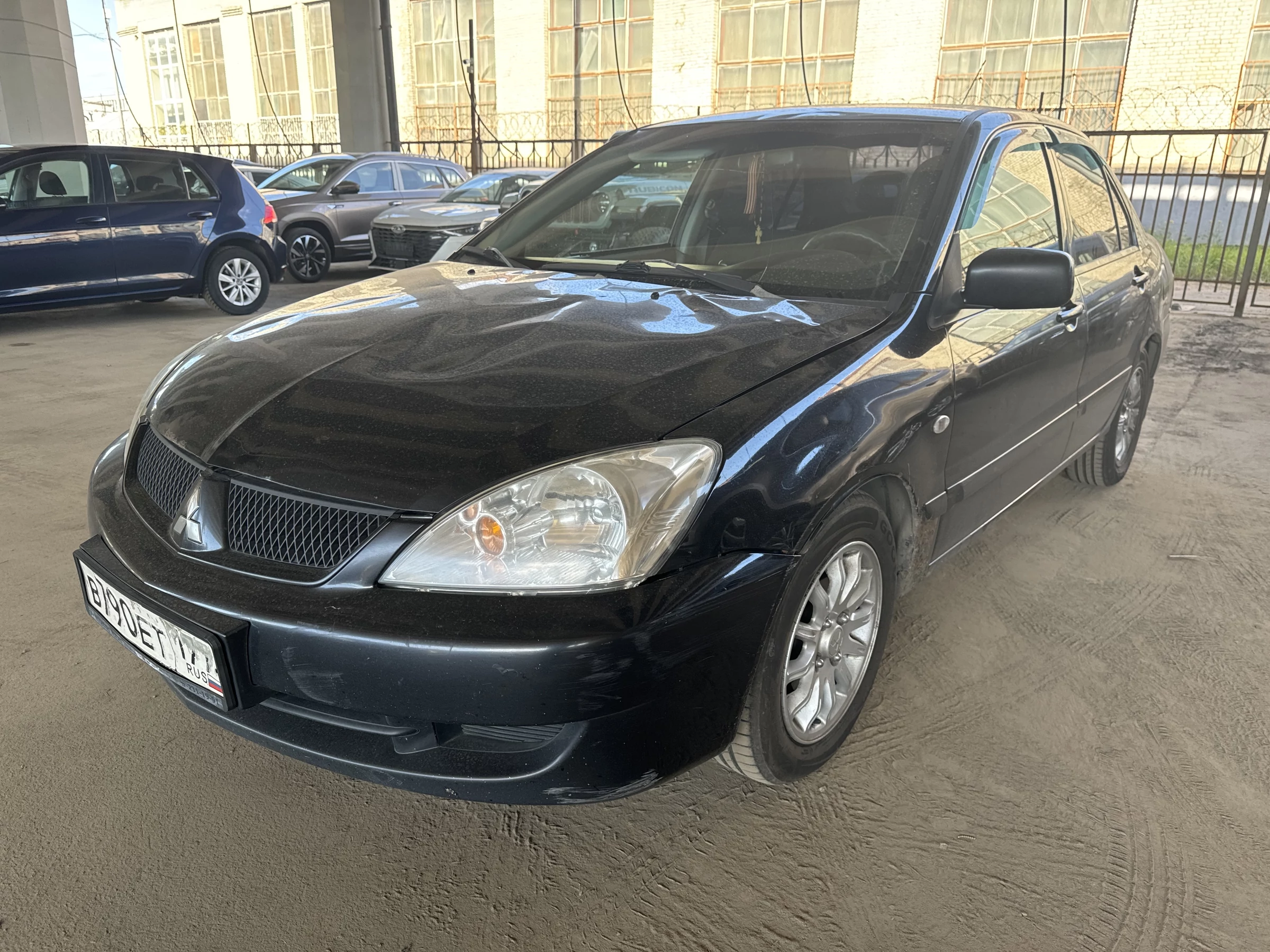 Внешний вид автомобиля — MITSUBISHI LANCER