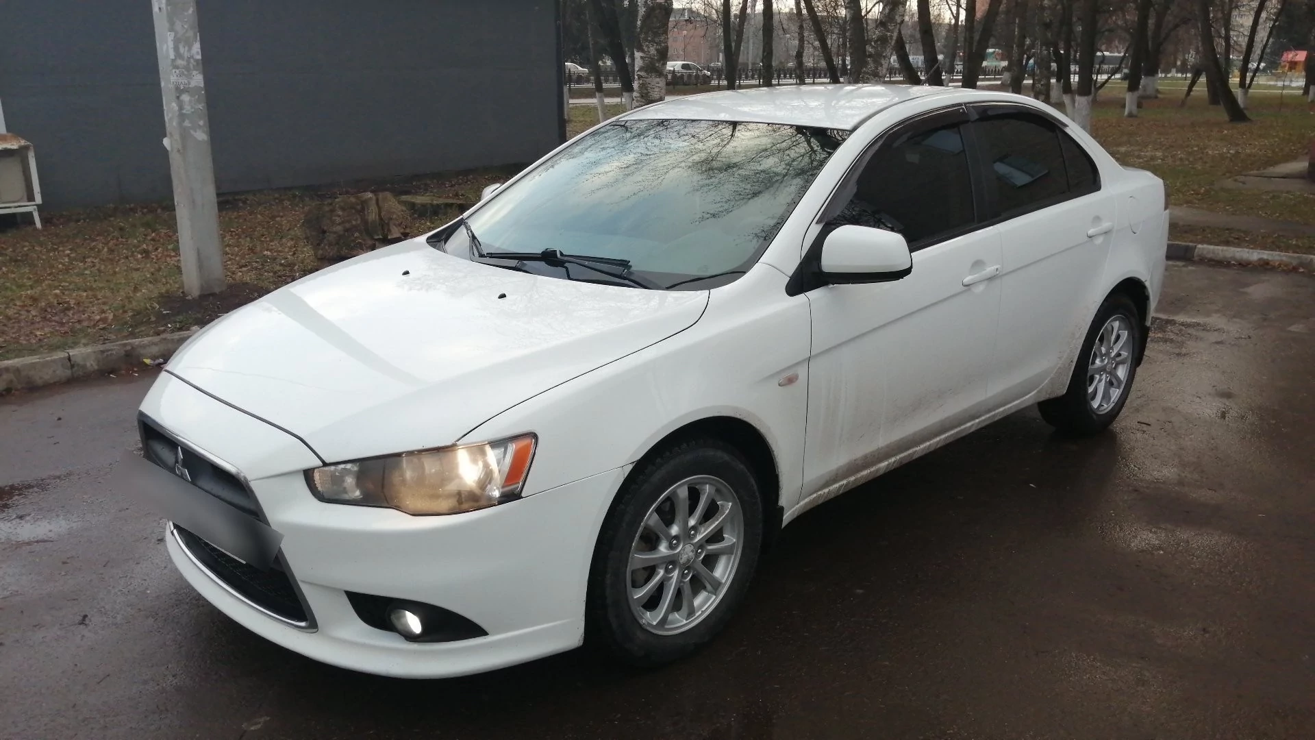 Внешний вид автомобиля — MITSUBISHI LANCER