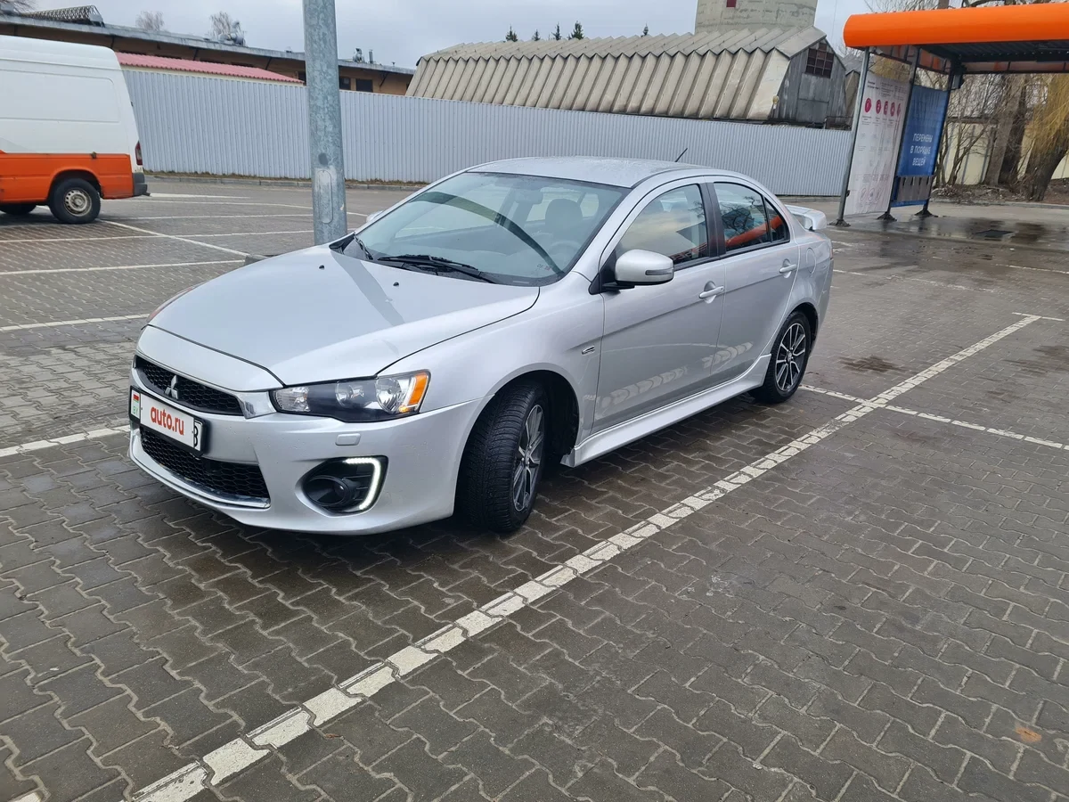 Внешний вид автомобиля — MITSUBISHI LANCER