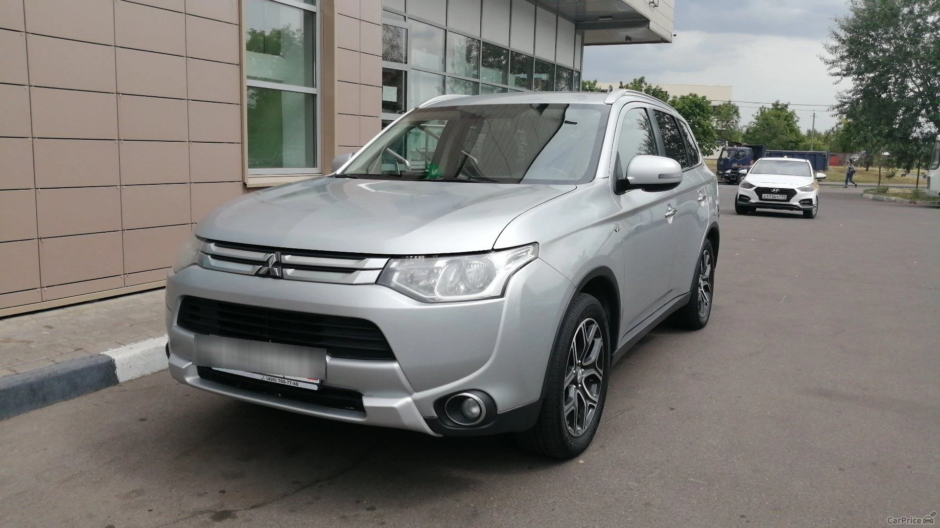 Внешний вид автомобиля — MITSUBISHI OUTLANDER