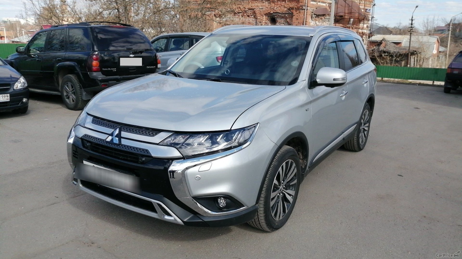Внешний вид автомобиля — MITSUBISHI OUTLANDER