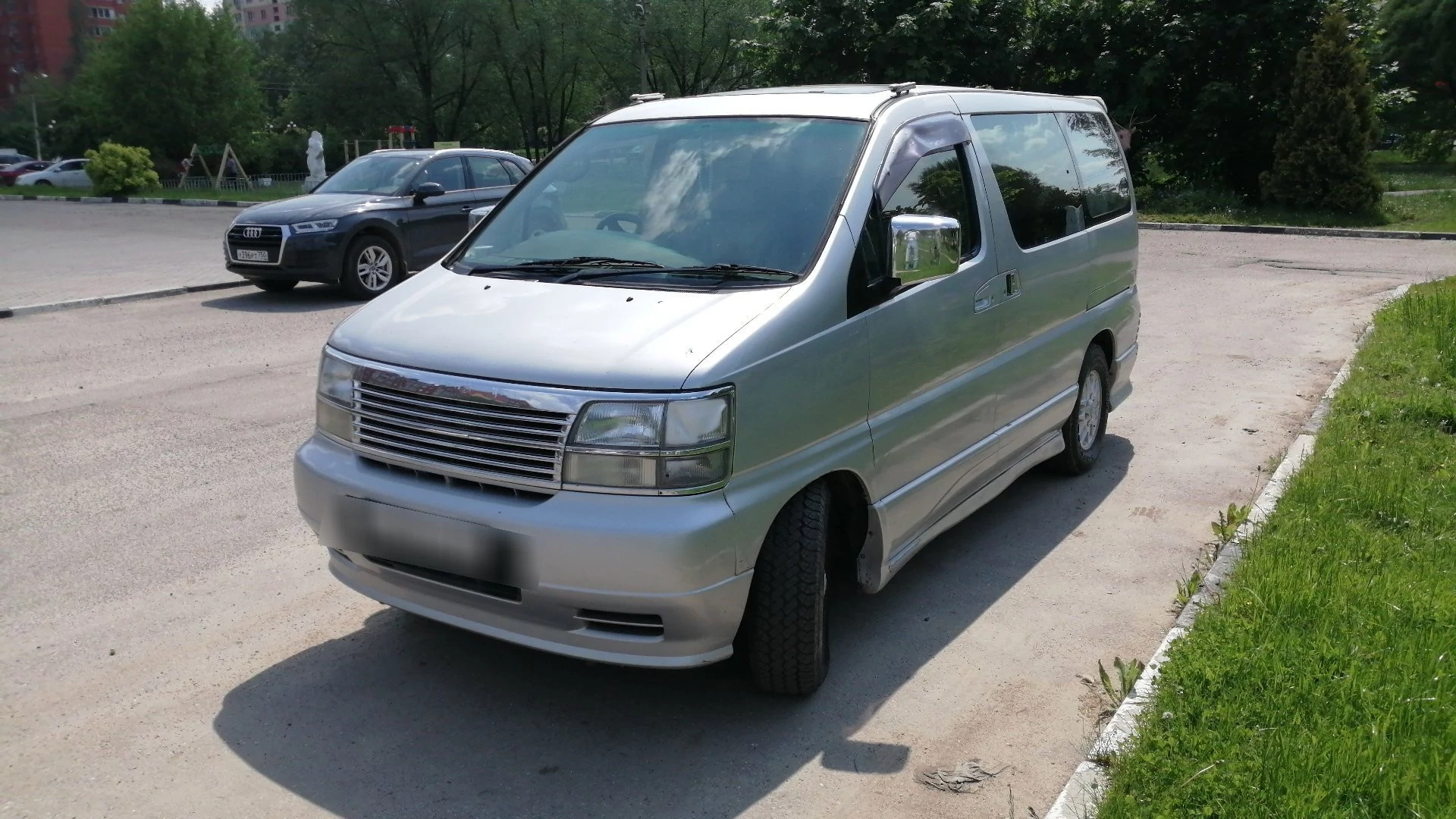 Внешний вид автомобиля — NISSAN Elgrand