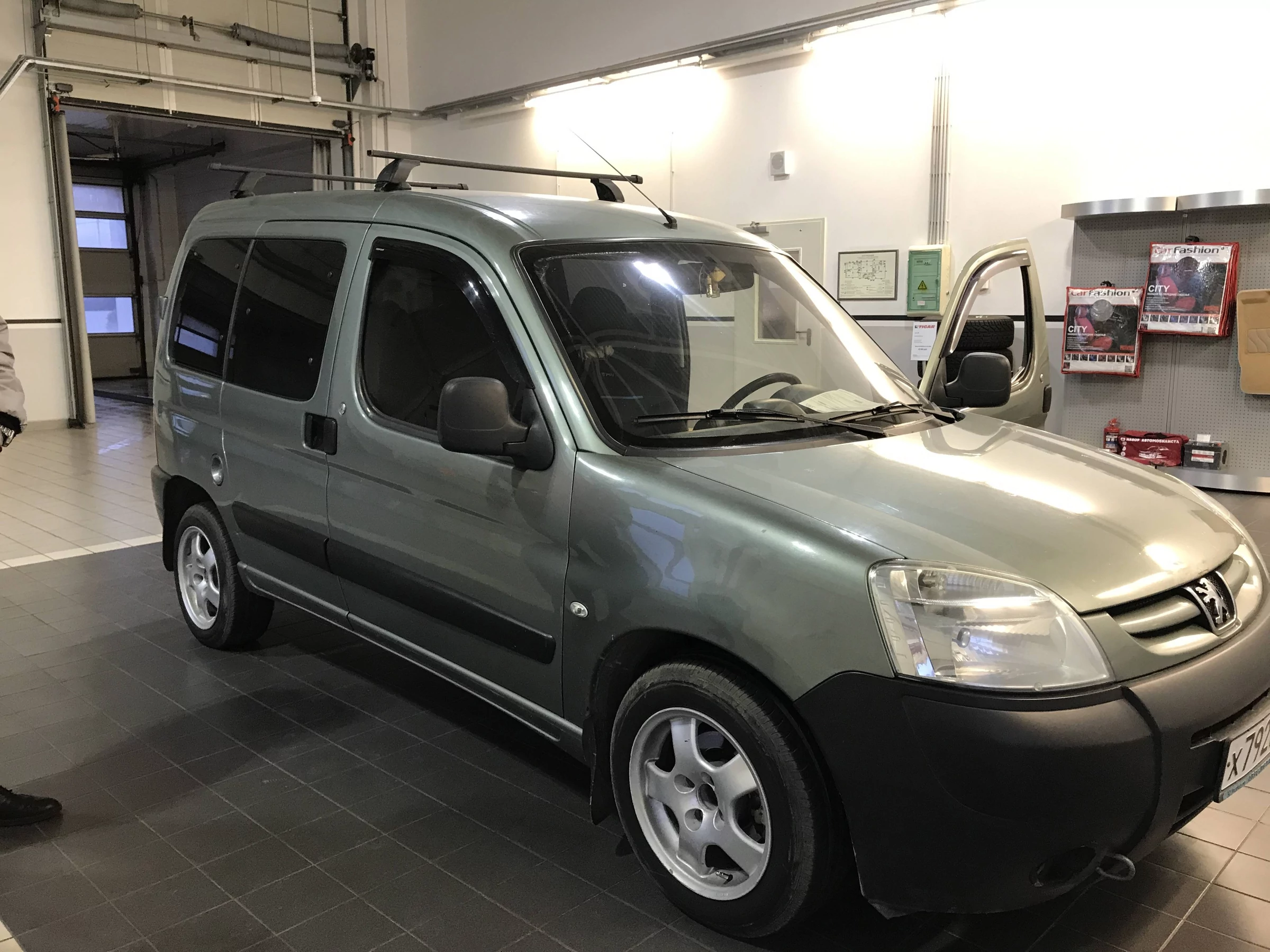 Внешний вид автомобиля — PEUGEOT PARTNER