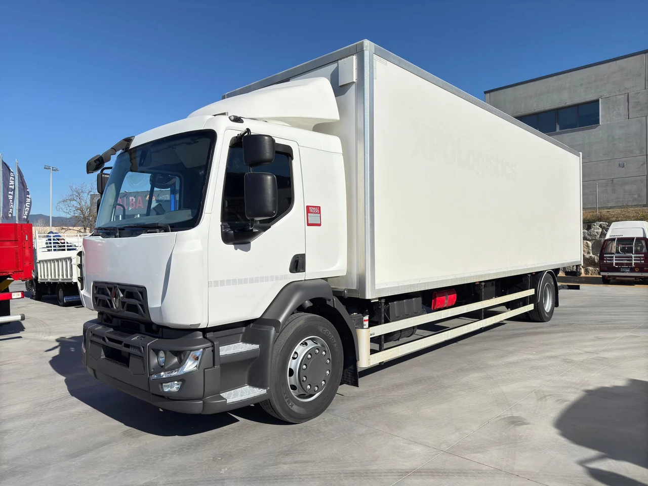 Внешний вид автомобиля — RENAULT D