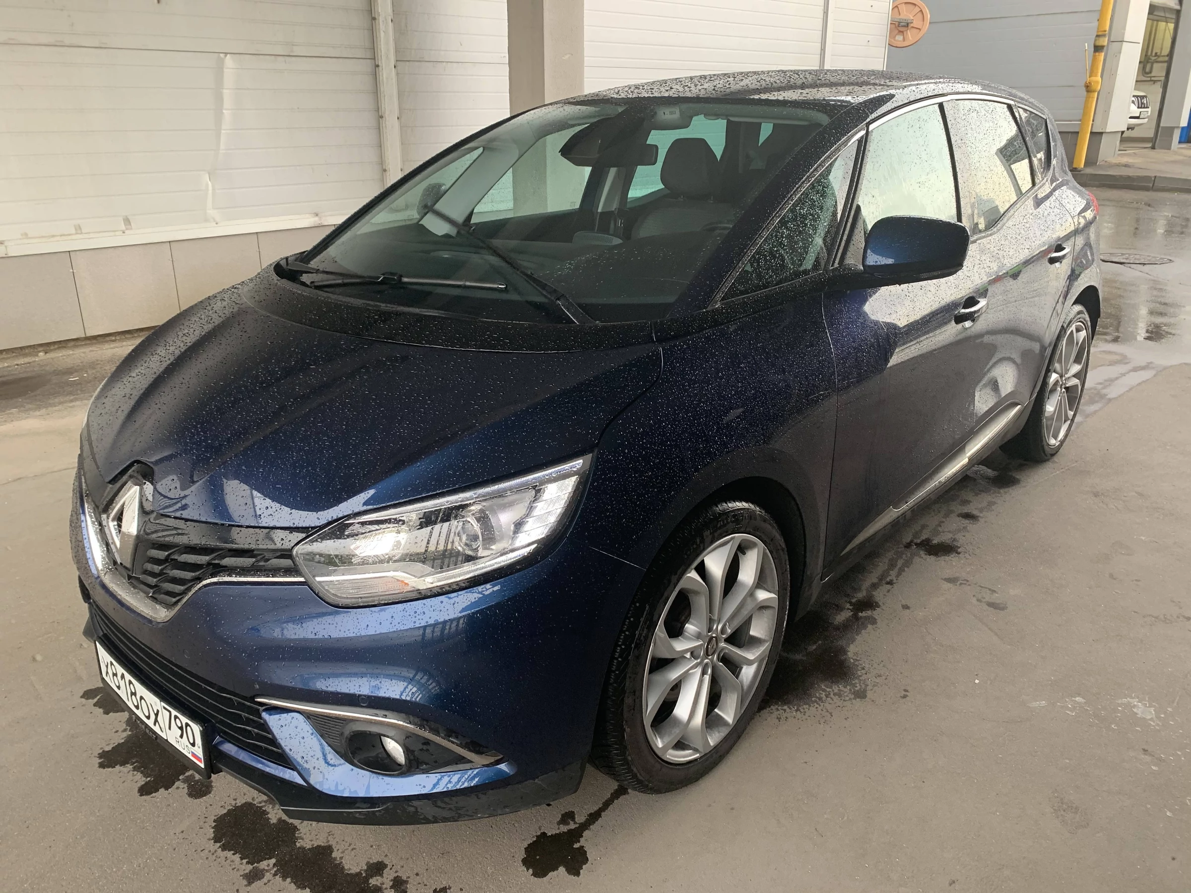 Внешний вид автомобиля — RENAULT SCENIC
