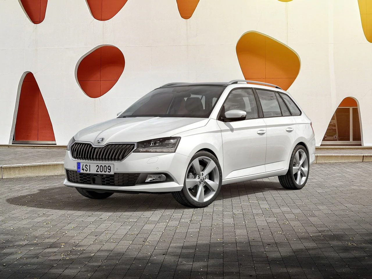 Внешний вид автомобиля — SKODA FABIA