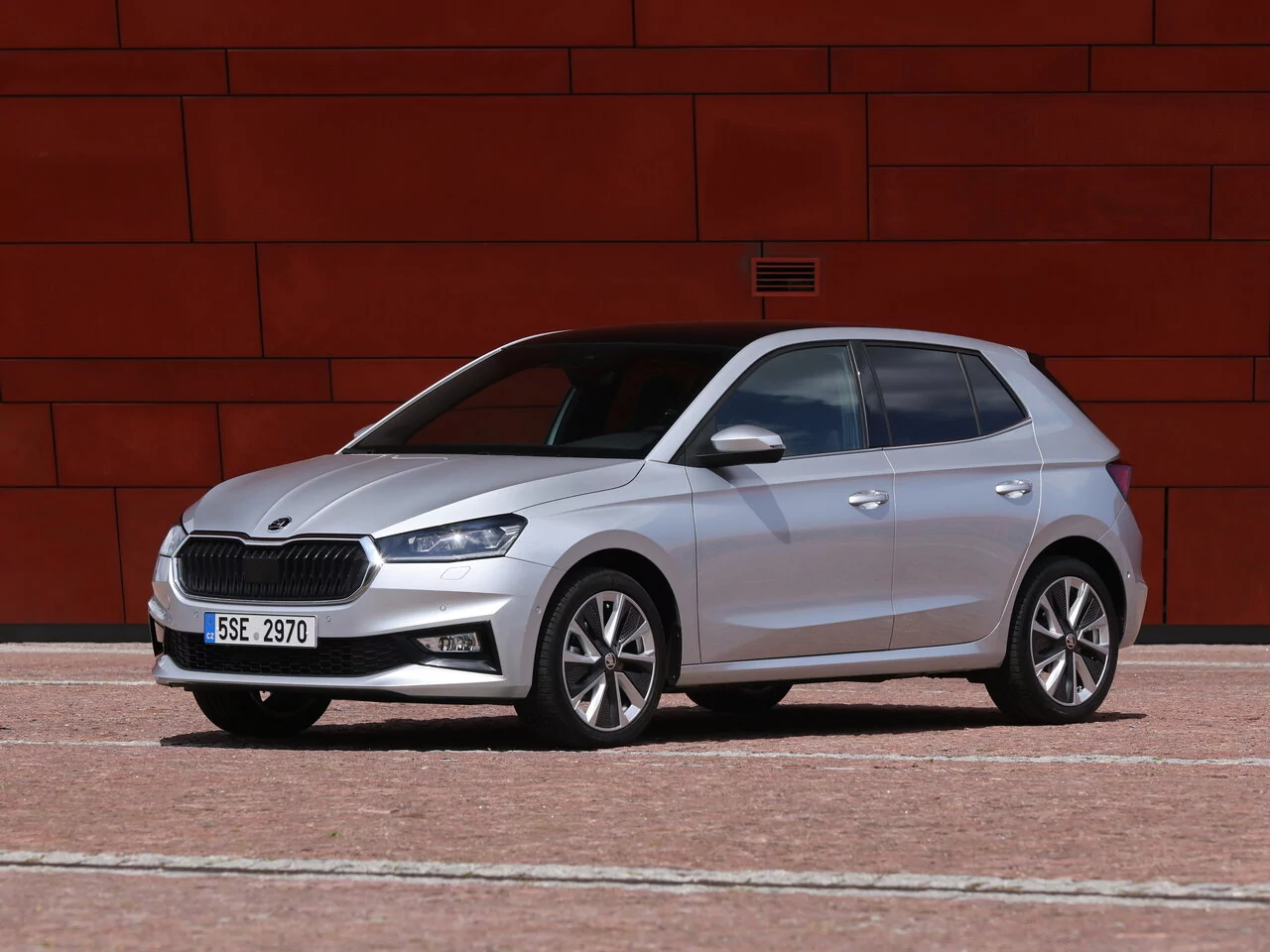Внешний вид автомобиля — SKODA FABIA