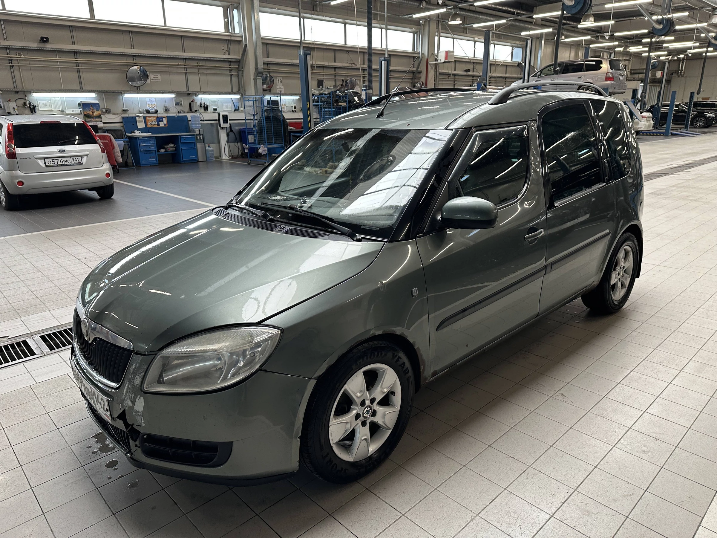 Внешний вид автомобиля — SKODA ROOMSTER