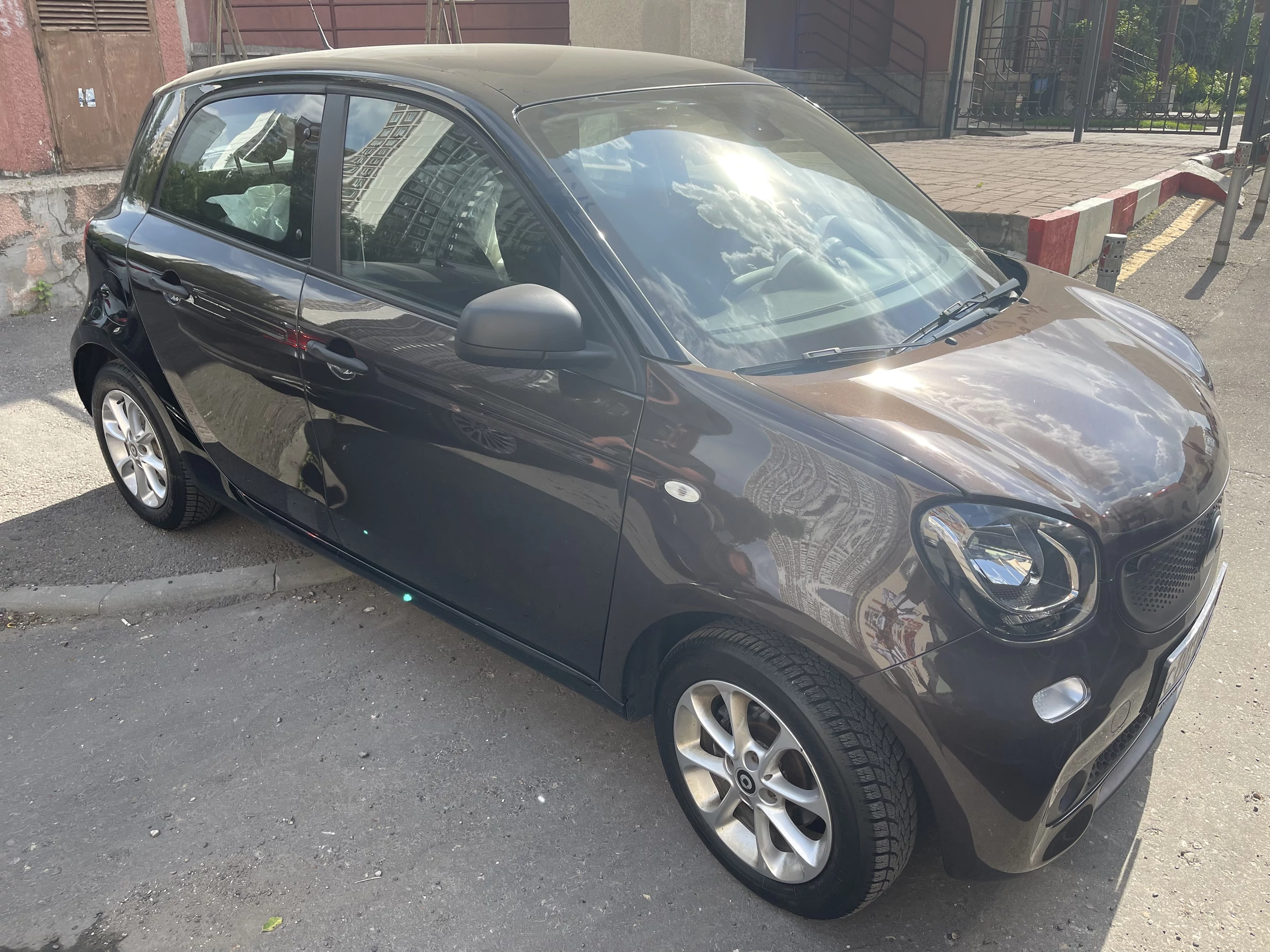 Внешний вид автомобиля — SMART FORFOUR