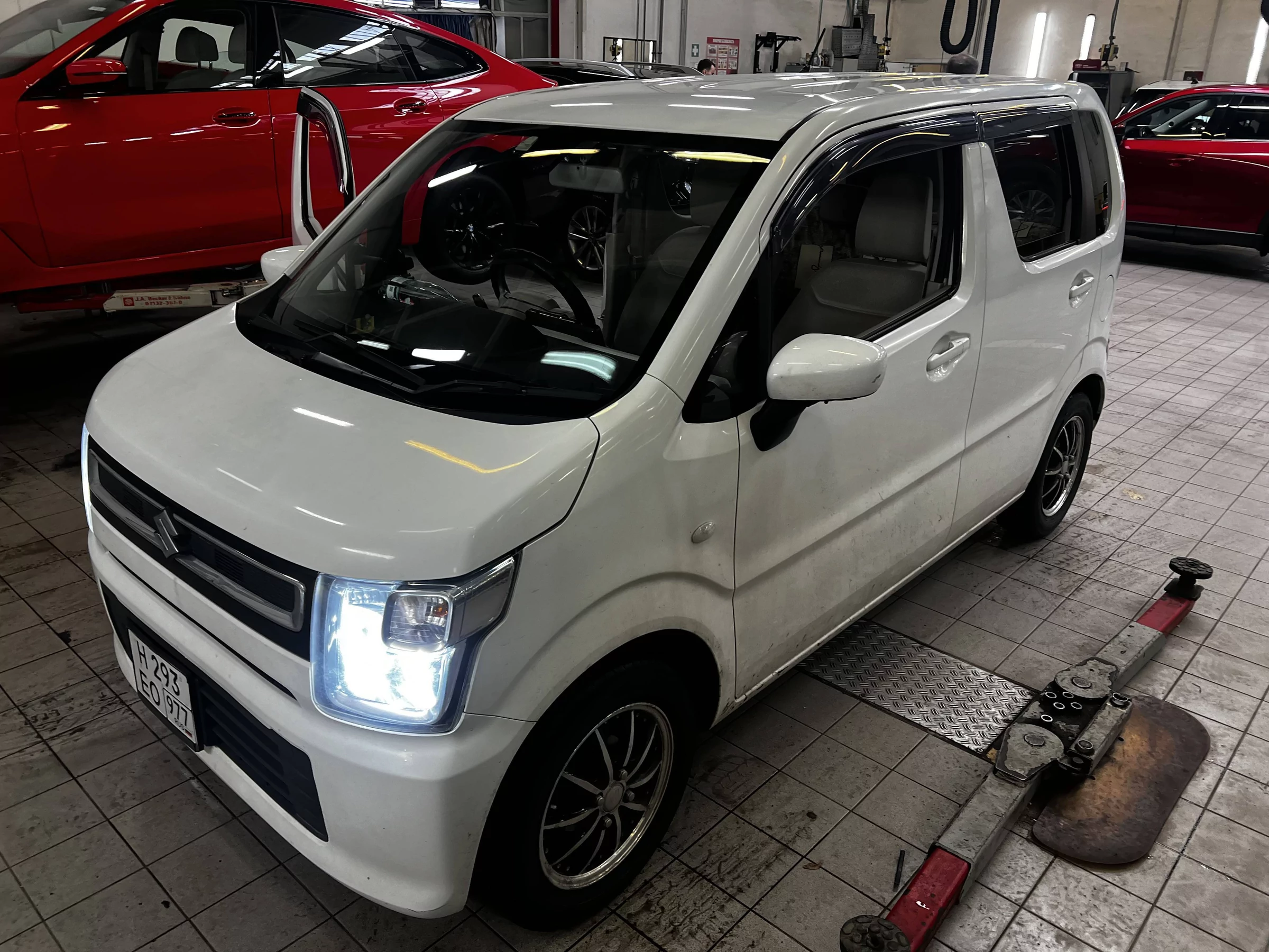 Внешний вид автомобиля — SUZUKI Wagon R