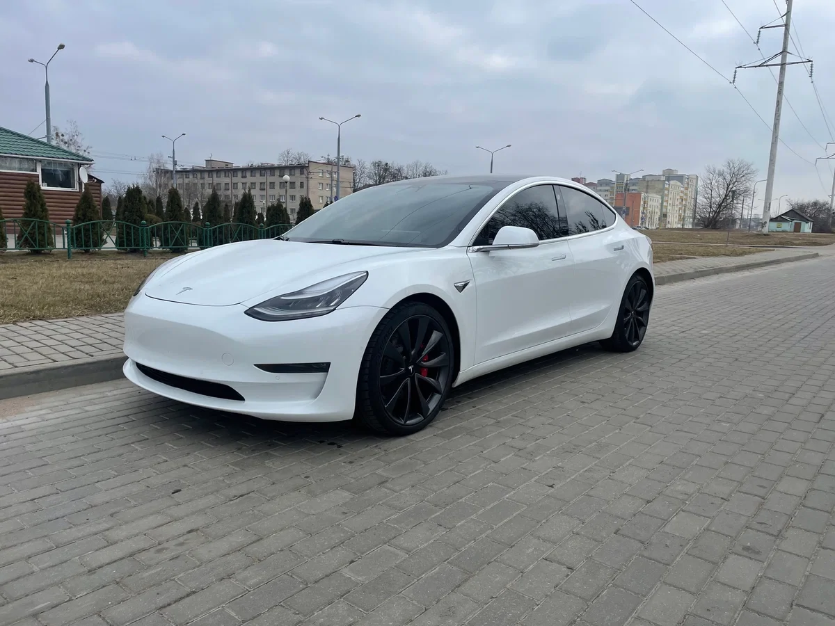 Внешний вид автомобиля — TESLA MODEL 3