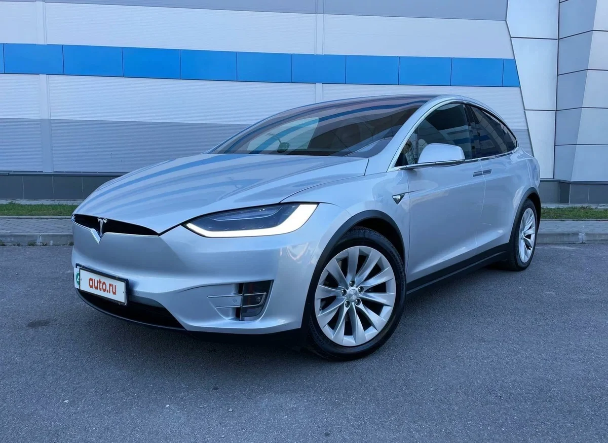 Внешний вид автомобиля — TESLA MODEL X