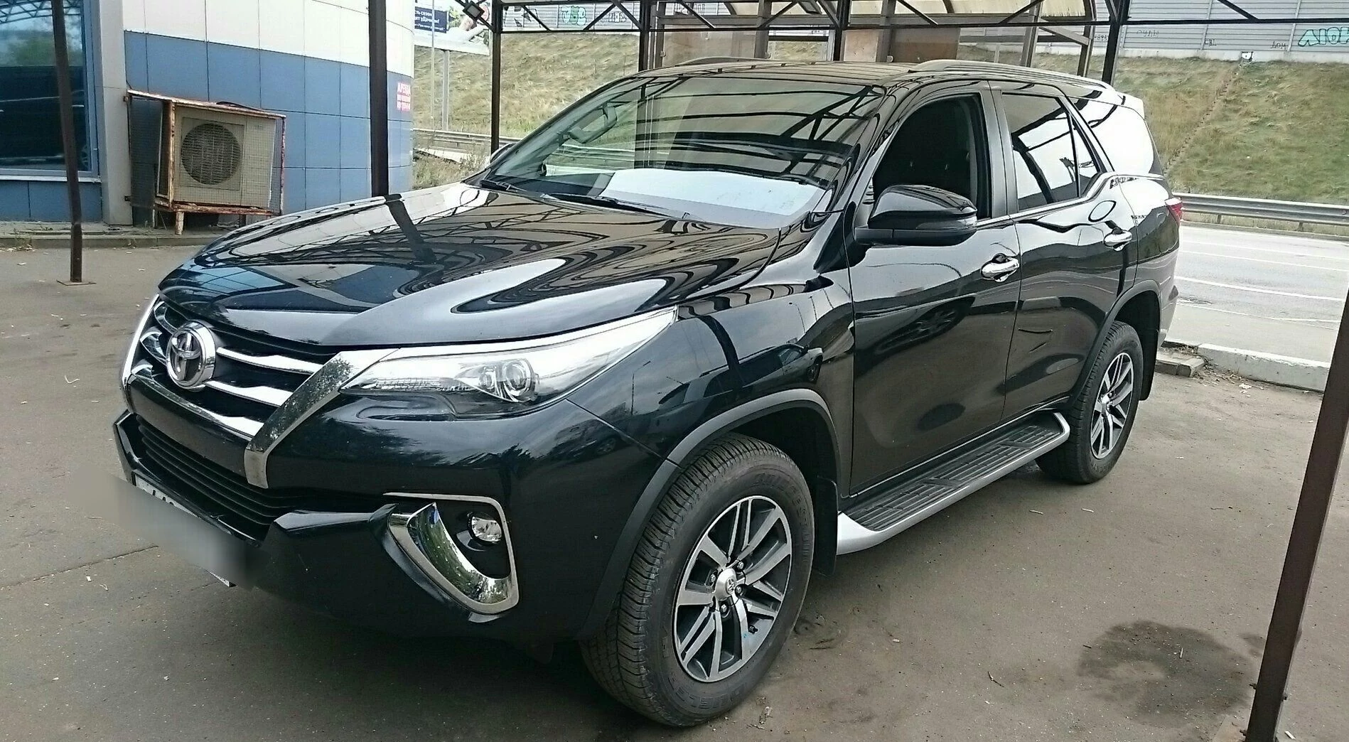 Внешний вид автомобиля — TOYOTA FORTUNER