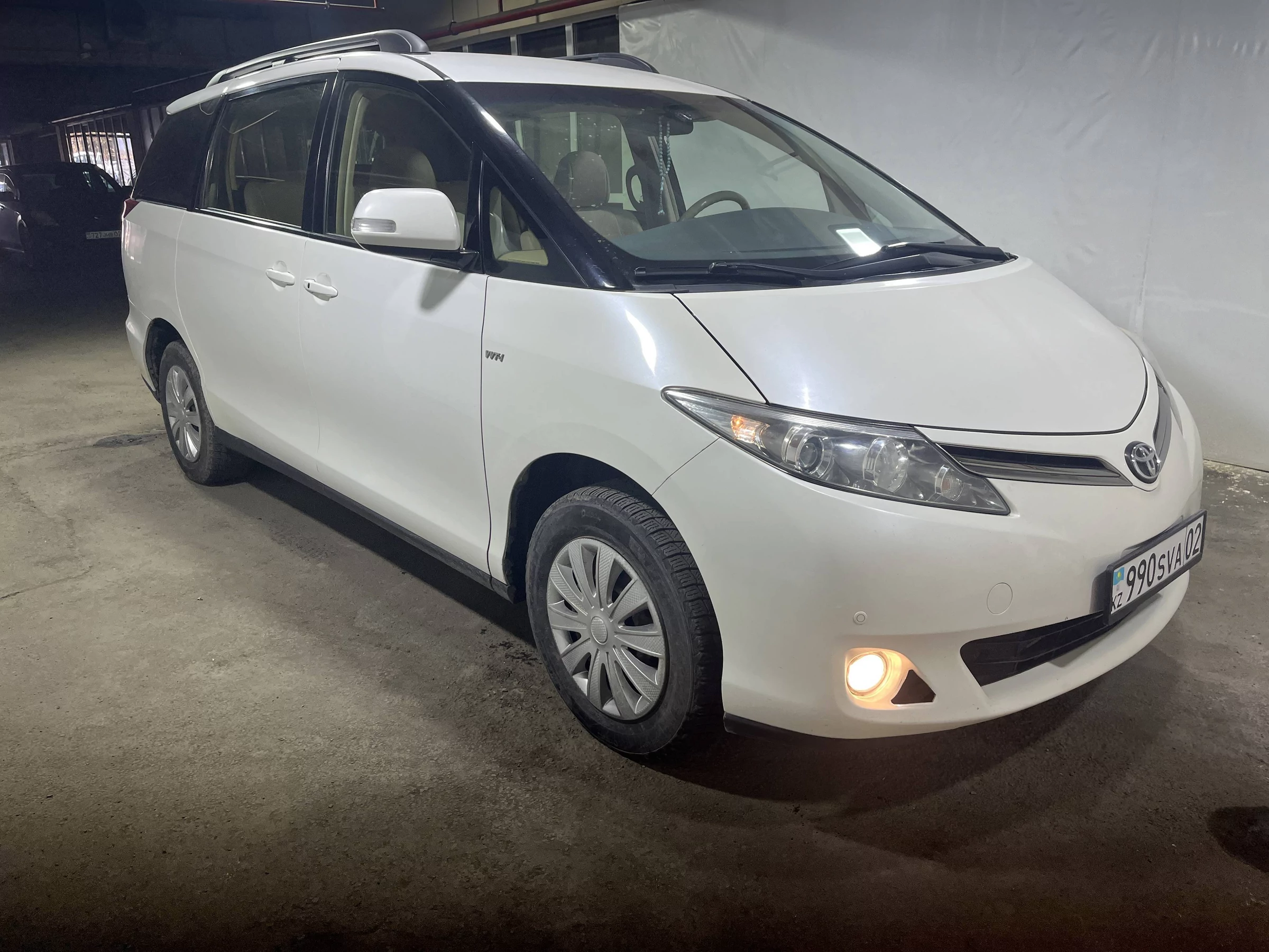 Внешний вид автомобиля — TOYOTA PREVIA