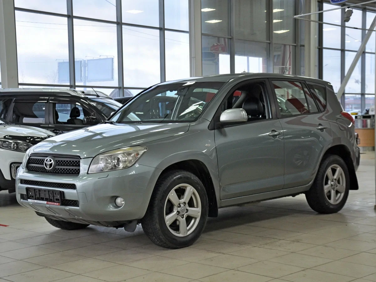 Внешний вид автомобиля — TOYOTA RAV4