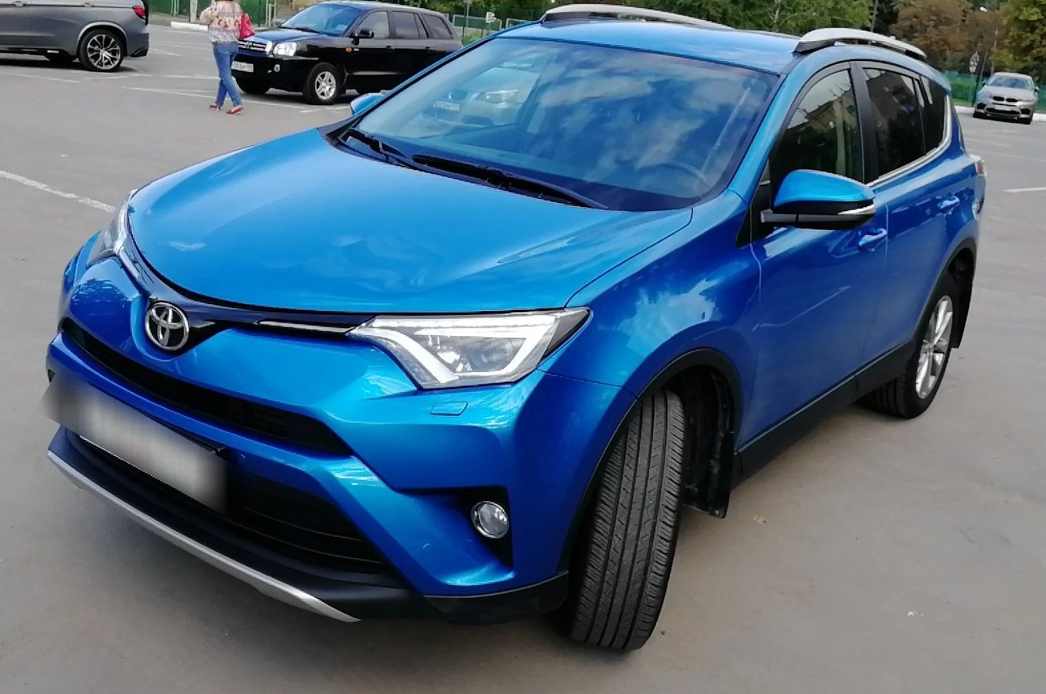 Внешний вид автомобиля — TOYOTA RAV4