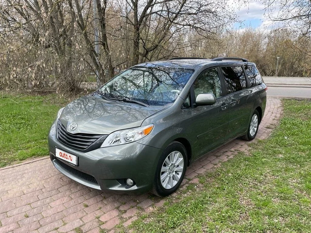 Внешний вид автомобиля — TOYOTA SIENNA