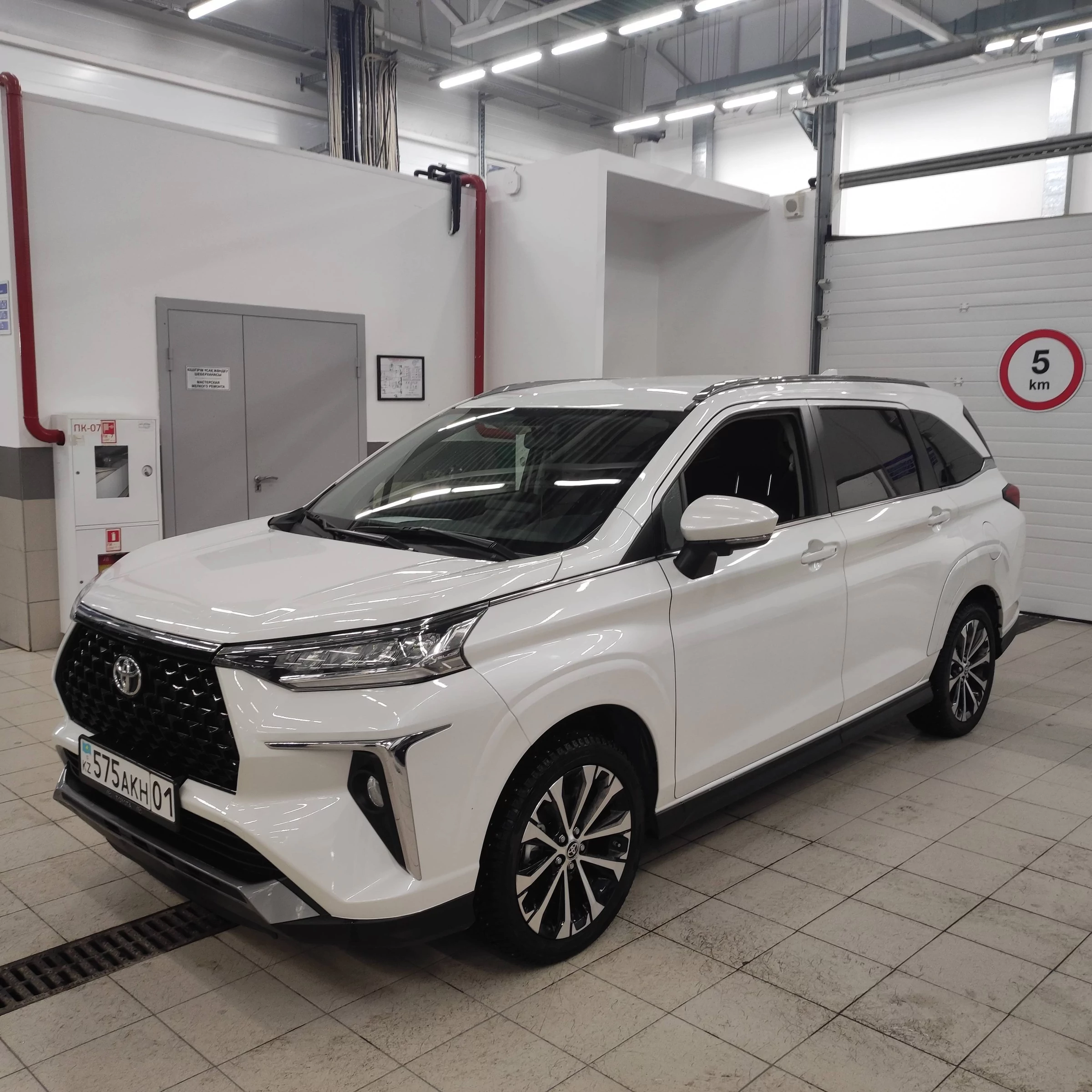 Внешний вид автомобиля — TOYOTA VELOZ