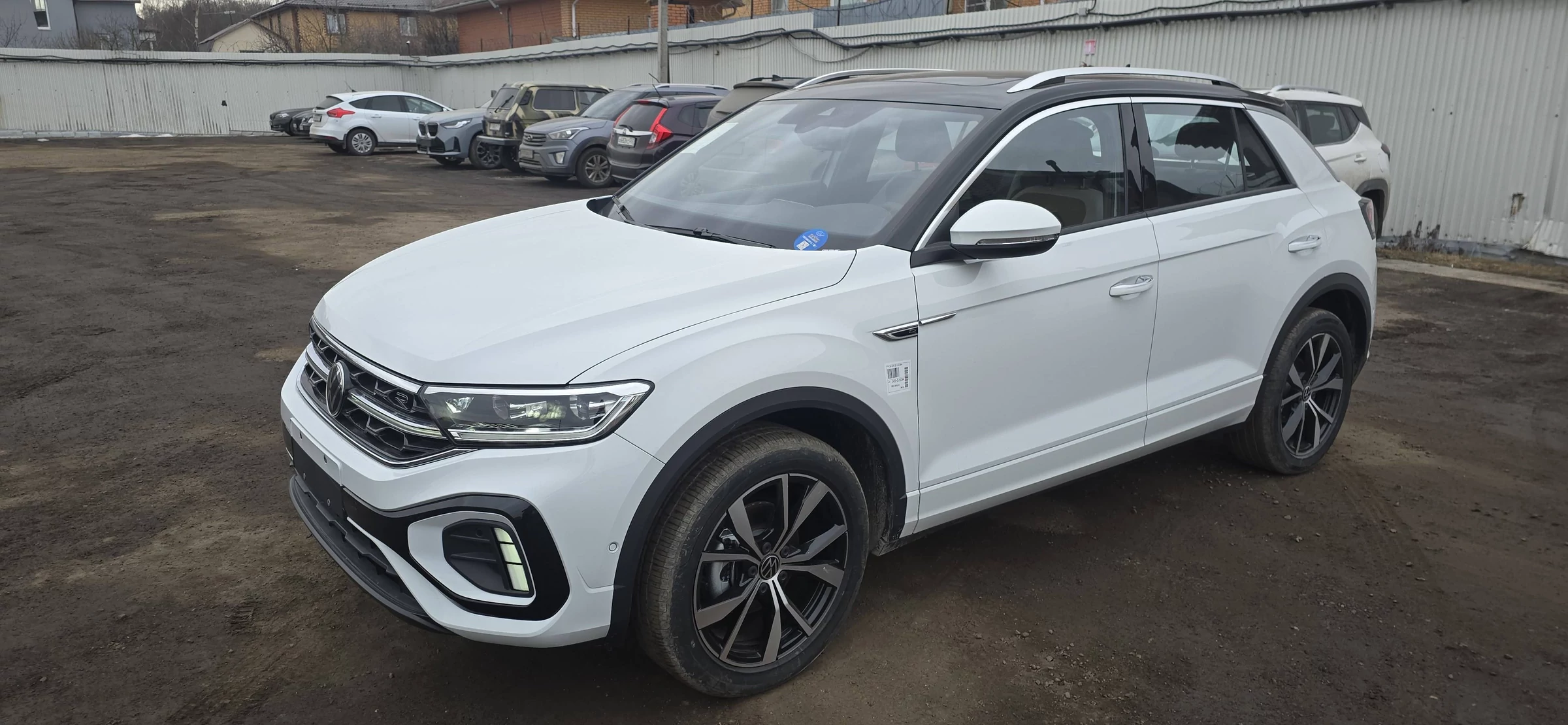 Внешний вид автомобиля — VOLKSWAGEN T-ROC