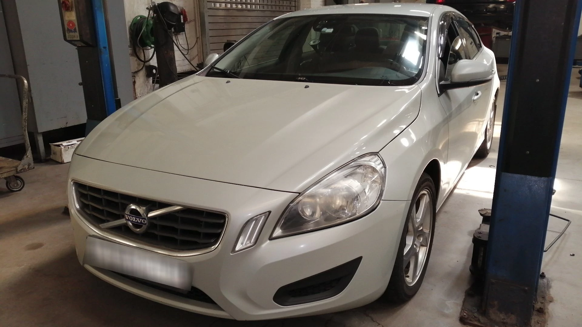 Внешний вид автомобиля — VOLVO S60